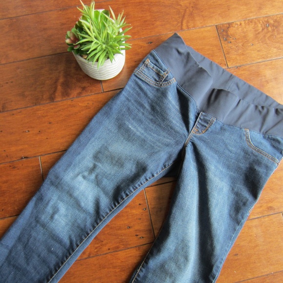 Old Navy Cropped Skinny Jeans / Capris 8 EUC - Picture 1 of 5